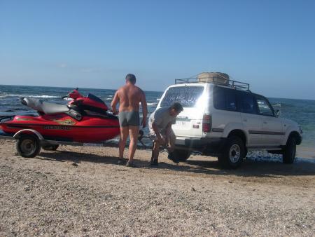 MEME SUR LA MER FAUT QUE JE FASSE LE CON 